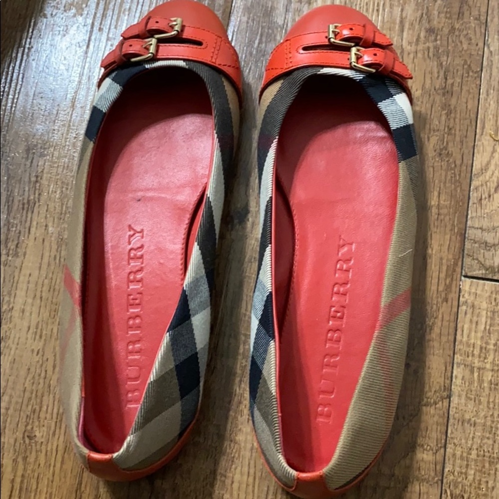 Almost new Burberry Soft Flats!
